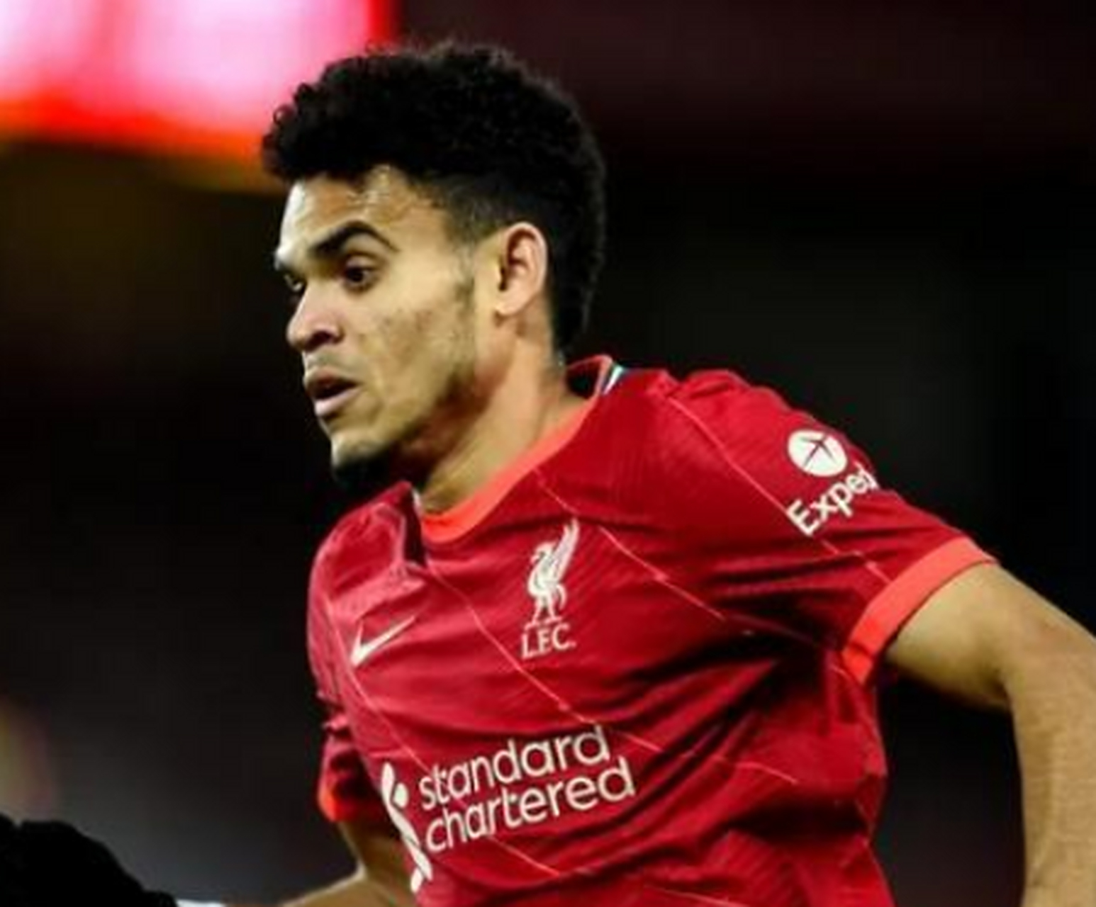 埃因霍温内部会议纪要流出——转会期队长鼓劲，英超使命明确，训练强度明显提升(埃因霍温理工大学官网)