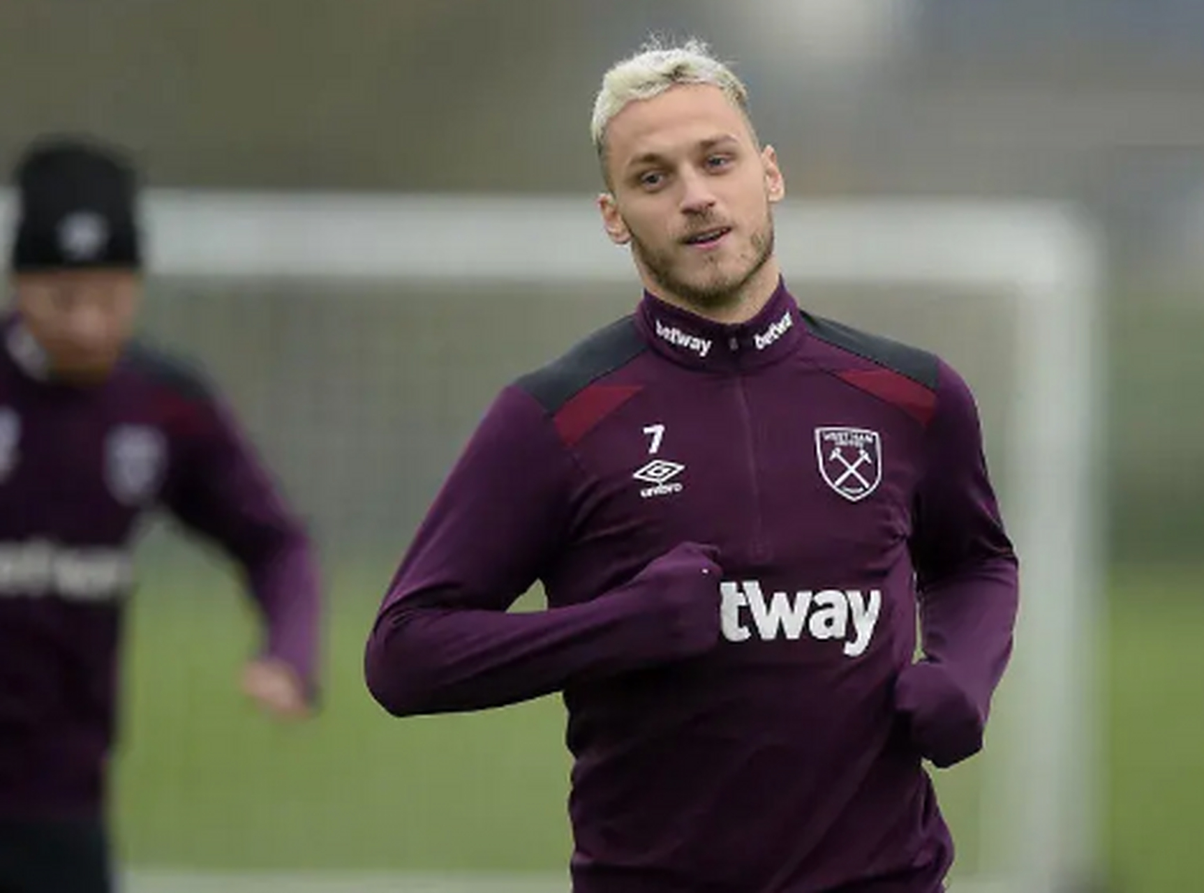  巴黎圣日耳曼训练开放日，赛后队长鼓劲引欢呼，意甲在即，医务组通报恢复