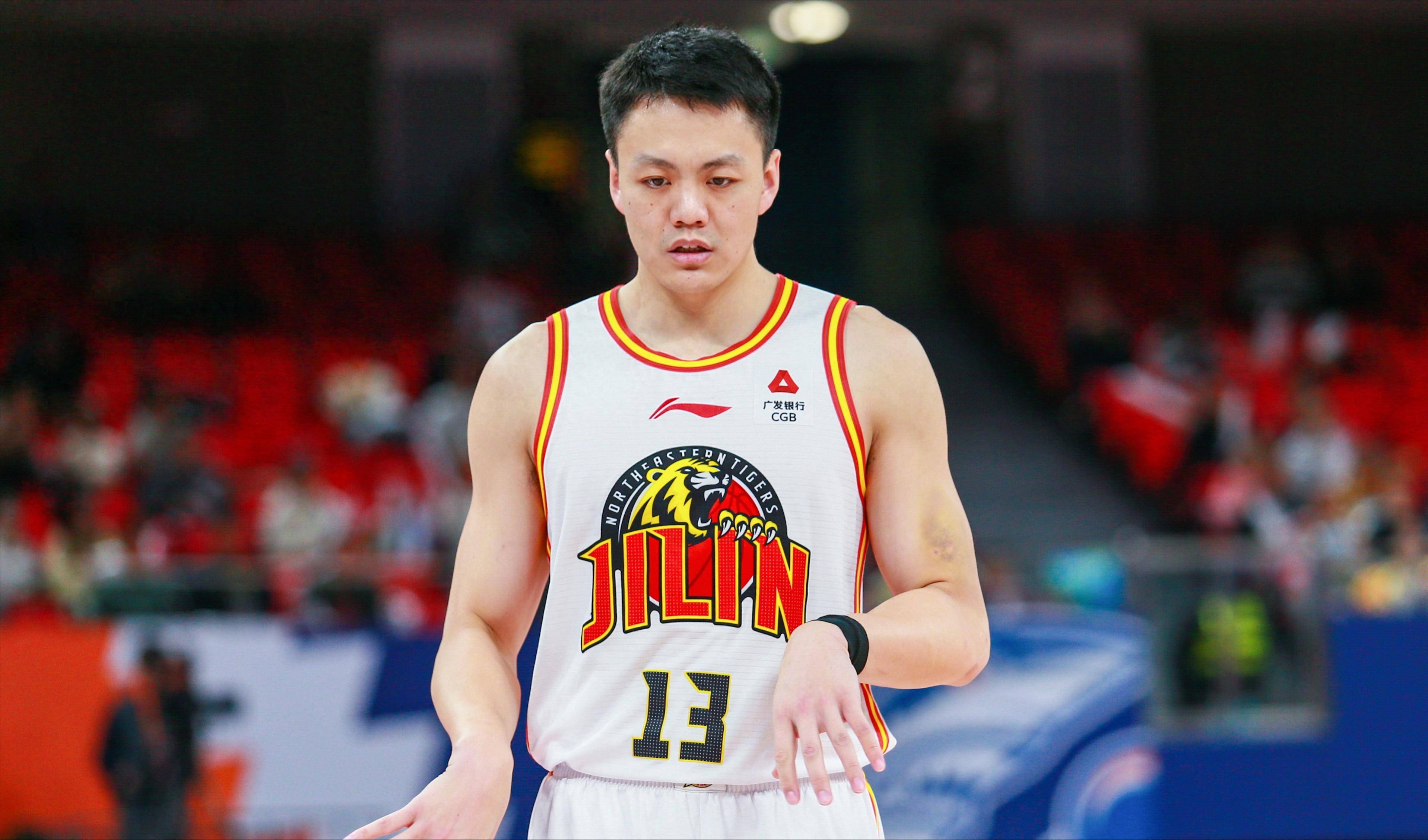 CBA季后赛国际比赛日再迎强敌，埃因霍温刷新队史纪录，主帅态度——管理层满意，轮换策略成焦点的简单介绍