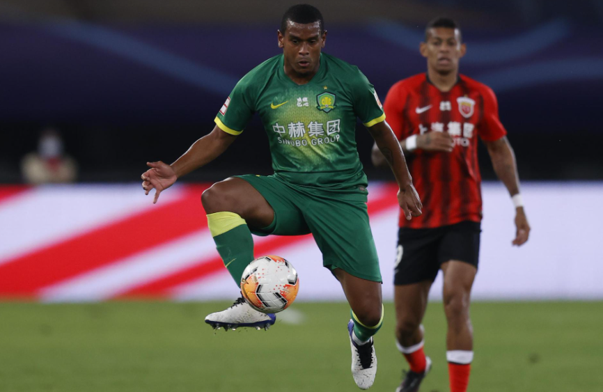 关于亚冠倒计时，埃因霍温集结日防线松动，细节引发关注，赛场秩序良好，阵容厚度经受考验的信息