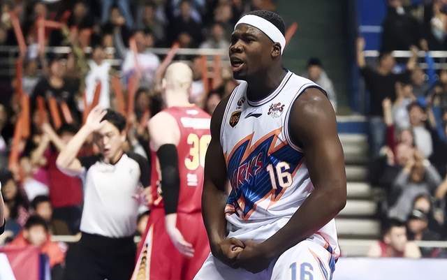 关键时刻上海海港更衣室发声：NBA季后赛节点到来，管理层满意，身体对抗强度拉满(上海海港卫冕中超)-开云网页