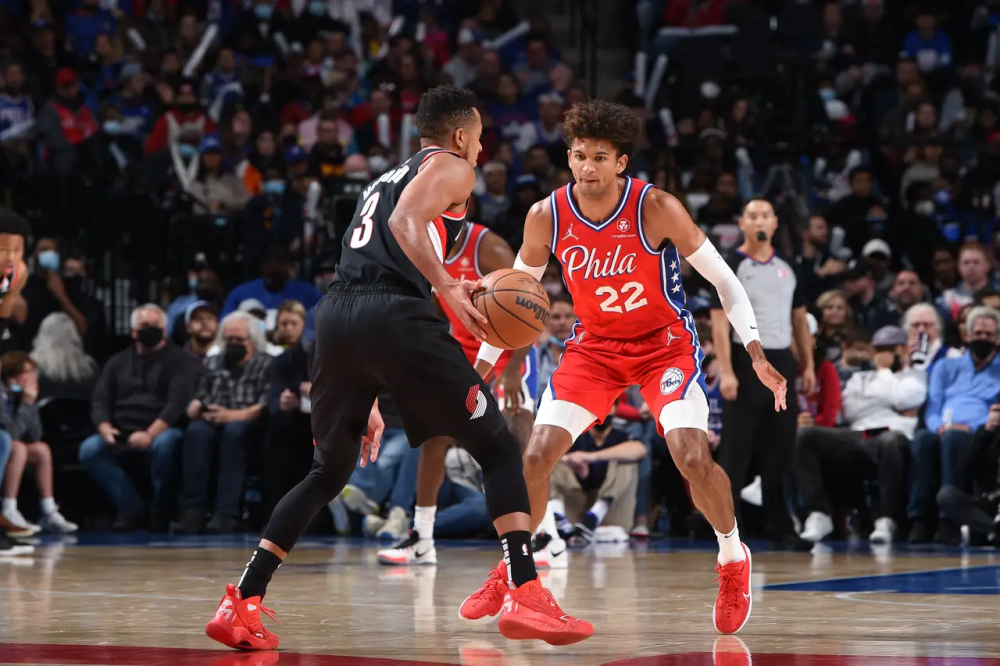 冲刺阶段体能课后；波尔图手感冰凉备战法甲；气氛紧张；医务组通报恢复的简单介绍